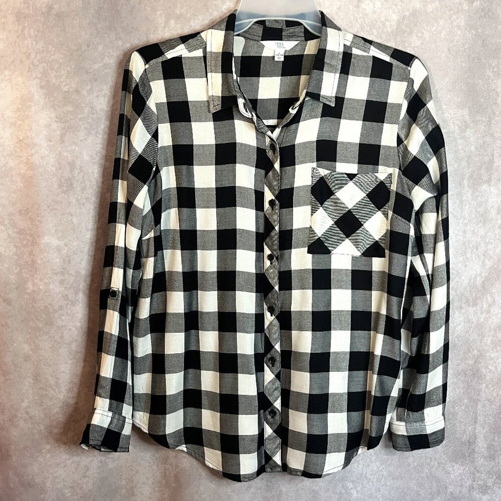 Time and Tru Black and White Plaid Button Down Shirt